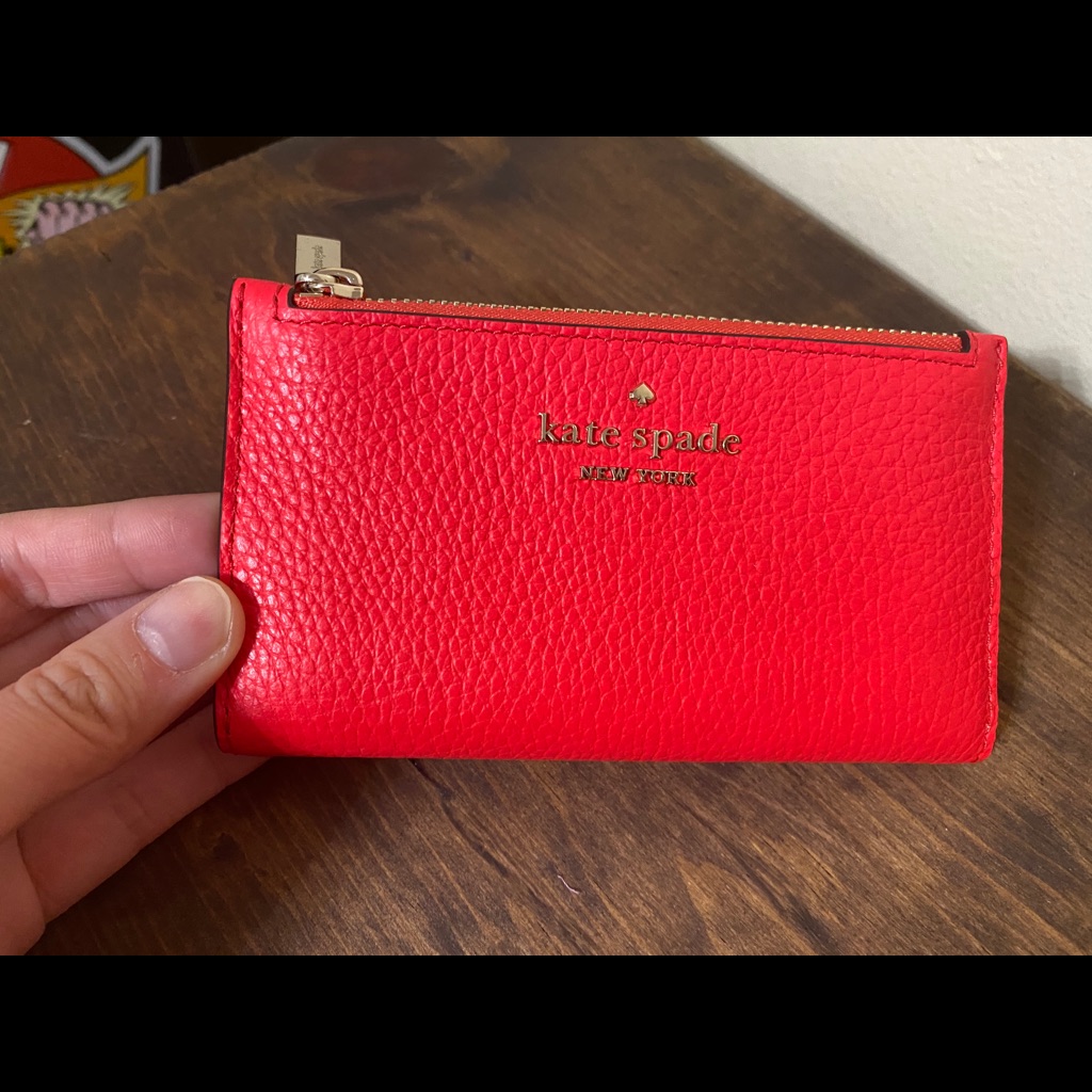 Kate Spade Red Pebbled Leather Zip Card Holder With Gold Logo Kate Spade Red Pebbled Leather Zip Card Holder With Gold Logo